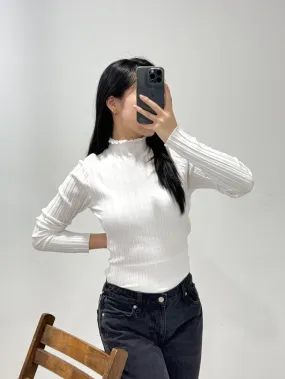 Pullover mit Spitzenkragen